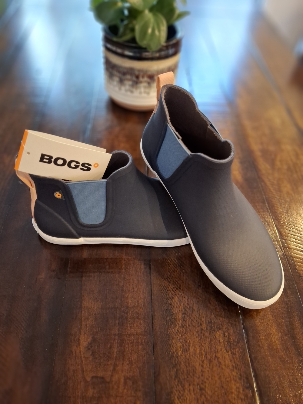 Bogs Women's Kicker Rain Chelsea Rubber Boots - Round Toe